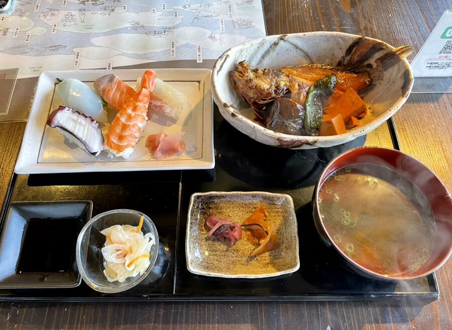 凪の蔵（寿司と煮魚定食）.jpeg